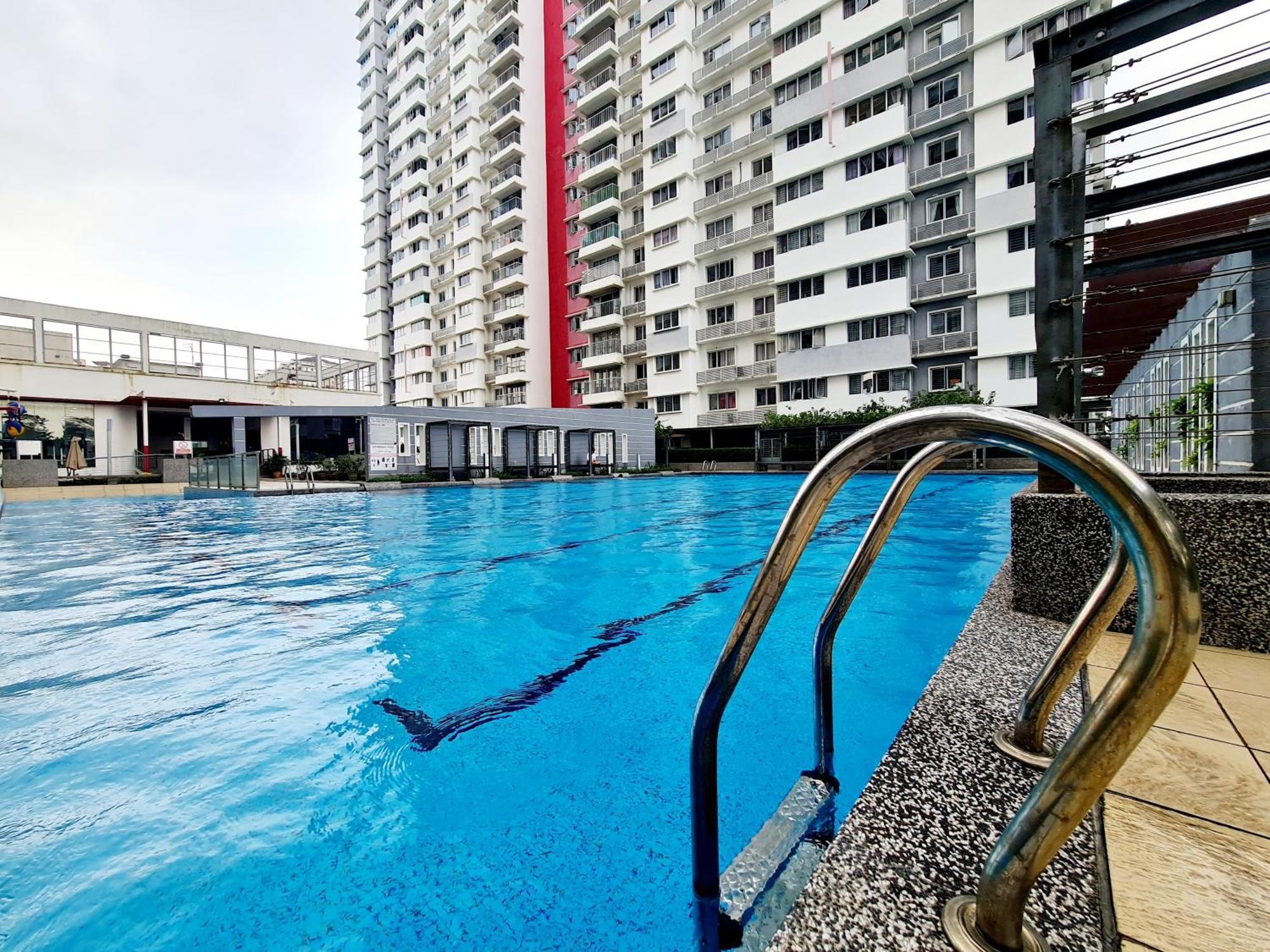 Apartment 10 Guest Breezy 3 Koi Kinrara Suite, Ioi Puchong, Bukit Jalil Pavilion, Bukit Jalil Stadium, Sunway Pyramid, Sunway Lagoon *