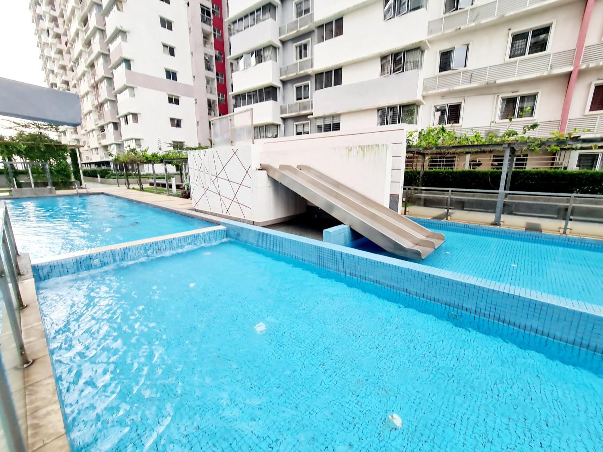 10 Guest Breezy 3 Koi Kinrara Suite, Ioi Puchong, Bukit Jalil Pavilion, Bukit Jalil Stadium, Sunway Pyramid, Sunway Lagoon *