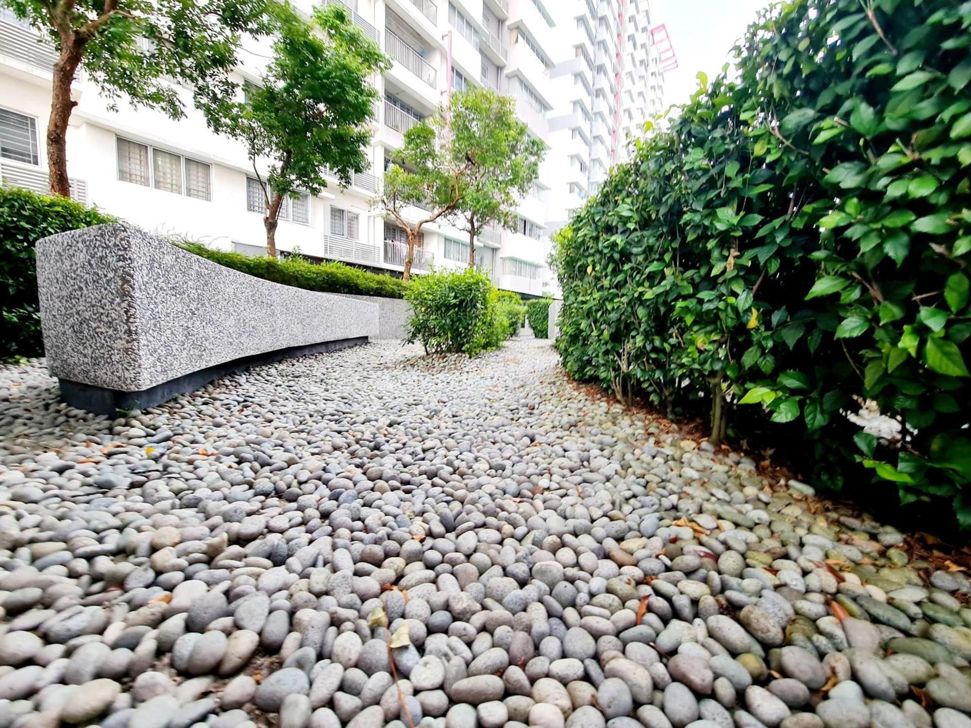 Apartment 10 Guest Breezy 3 Koi Kinrara Suite, Ioi Puchong, Bukit Jalil Pavilion, Bukit Jalil Stadium, Sunway Pyramid, Sunway Lagoon *