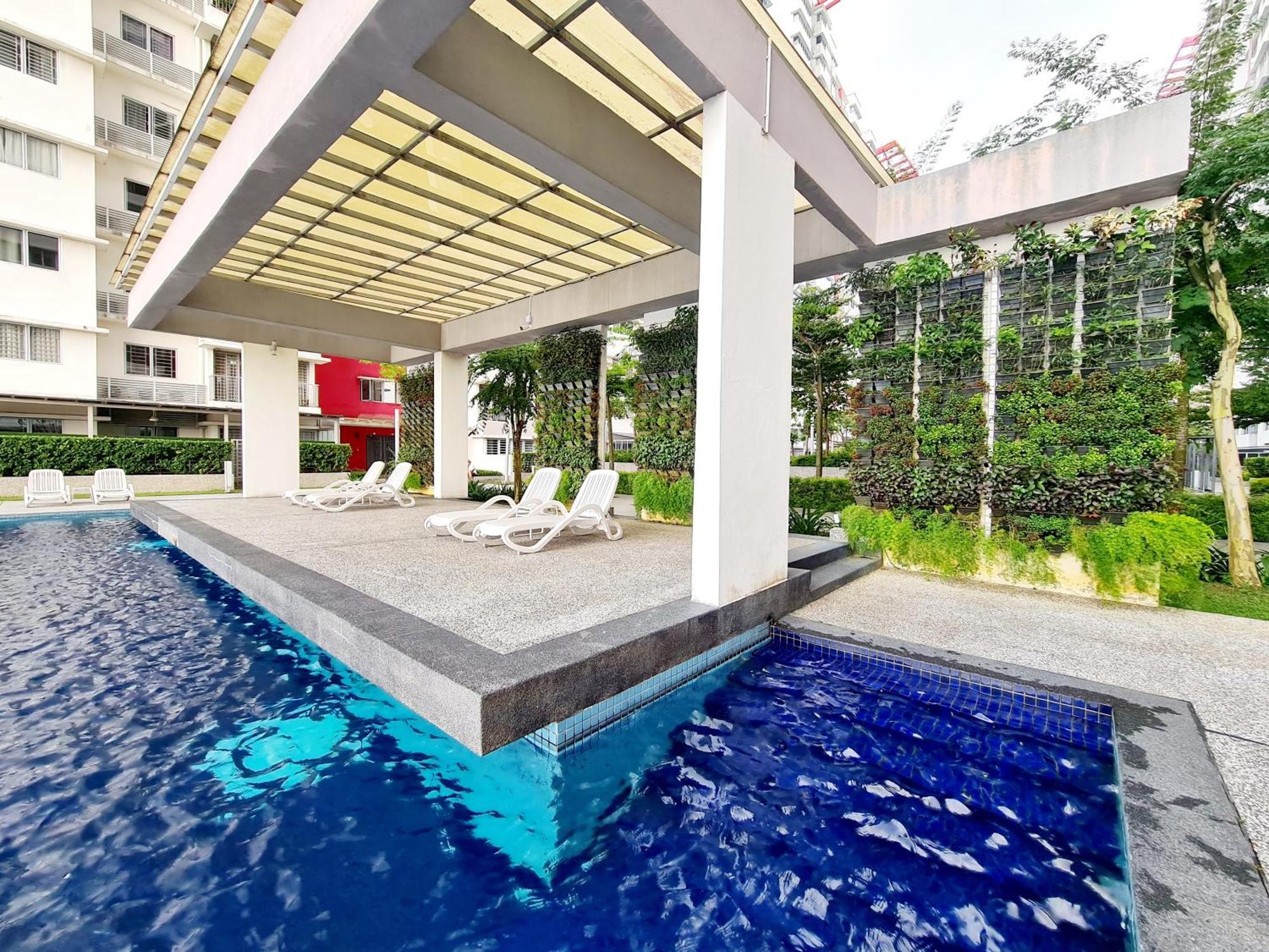 10 Guest Breezy 3 Koi Kinrara Suite, Ioi Puchong, Bukit Jalil Pavilion, Bukit Jalil Stadium, Sunway Pyramid, Sunway Lagoon Apartment Kampong Baharu Sungai Way