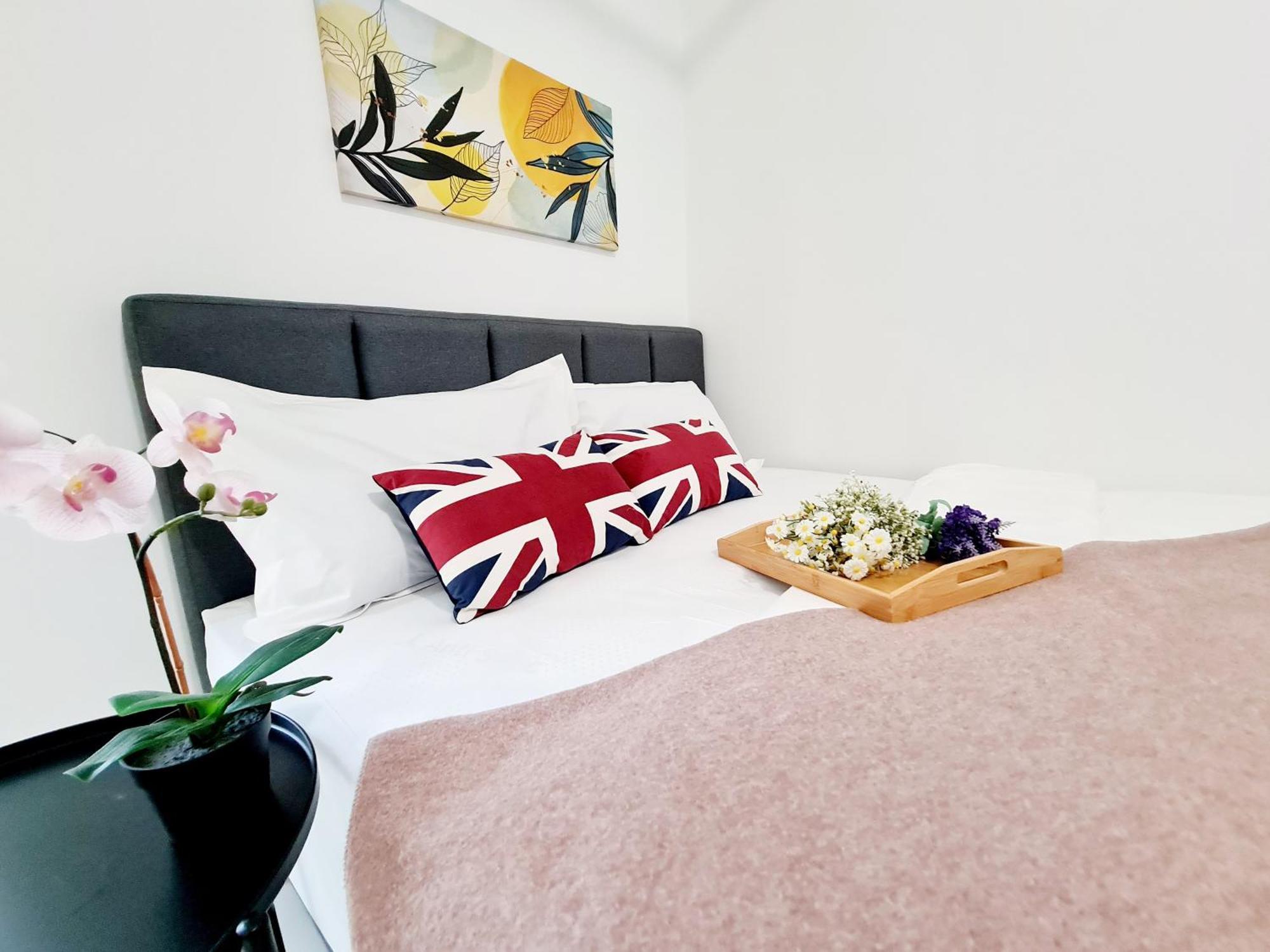 10 Guest Breezy 3 Koi Kinrara Suite, Ioi Puchong, Bukit Jalil Pavilion, Bukit Jalil Stadium, Sunway Pyramid, Sunway Lagoon Apartment *