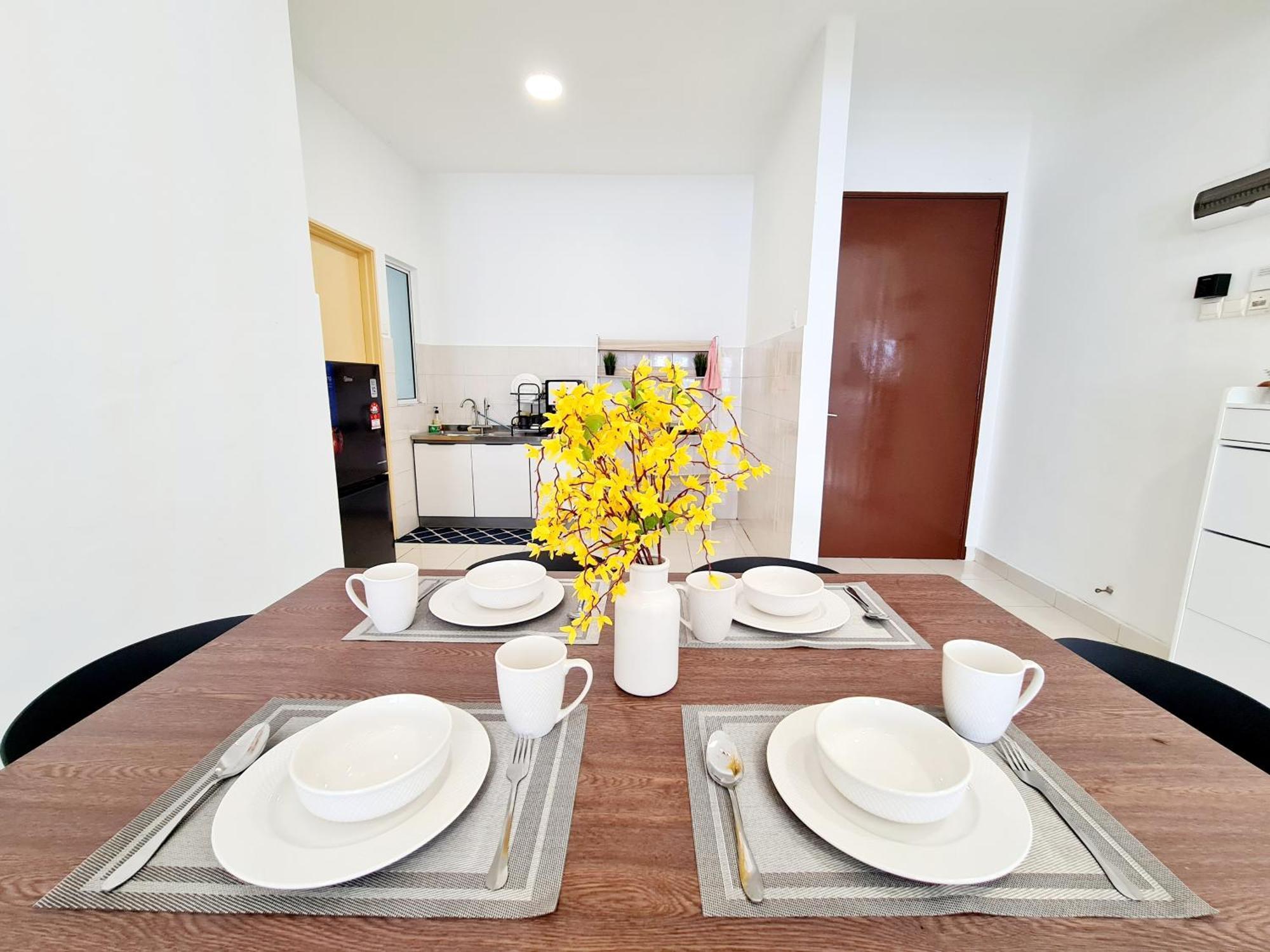 10 Guest Breezy 3 Koi Kinrara Suite, Ioi Puchong, Bukit Jalil Pavilion, Bukit Jalil Stadium, Sunway Pyramid, Sunway Lagoon Kampong Baharu Sungai Way