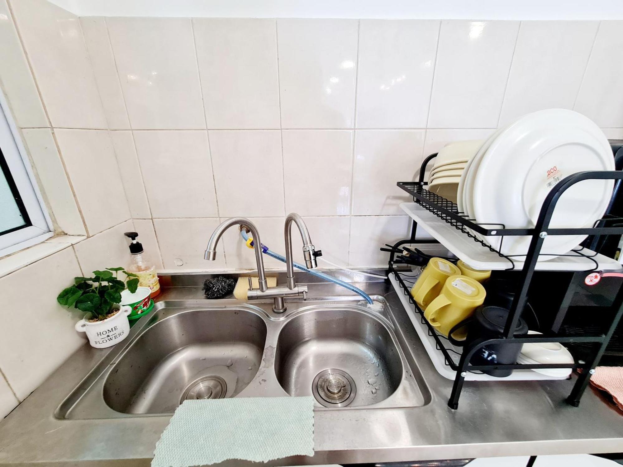 10 Guest Breezy 3 Koi Kinrara Suite, Ioi Puchong, Bukit Jalil Pavilion, Bukit Jalil Stadium, Sunway Pyramid, Sunway Lagoon Apartment *