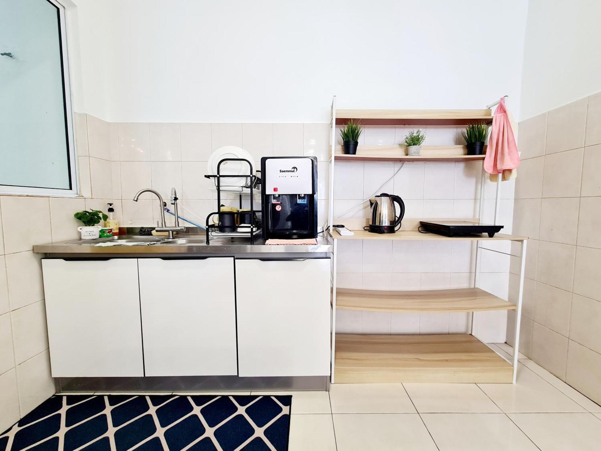 Apartment 10 Guest Breezy 3 Koi Kinrara Suite, Ioi Puchong, Bukit Jalil Pavilion, Bukit Jalil Stadium, Sunway Pyramid, Sunway Lagoon Kampong Baharu Sungai Way